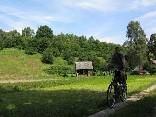 Trasy rowerowe w Kazimierzu Dolnym: odkryj najlepsze szlaki i atrakcje