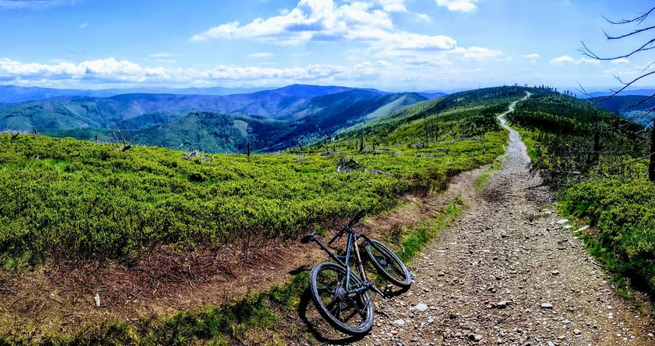 Trasy rowerowe Beskidy: Odkryj najpiękniejsze szlaki i trasy