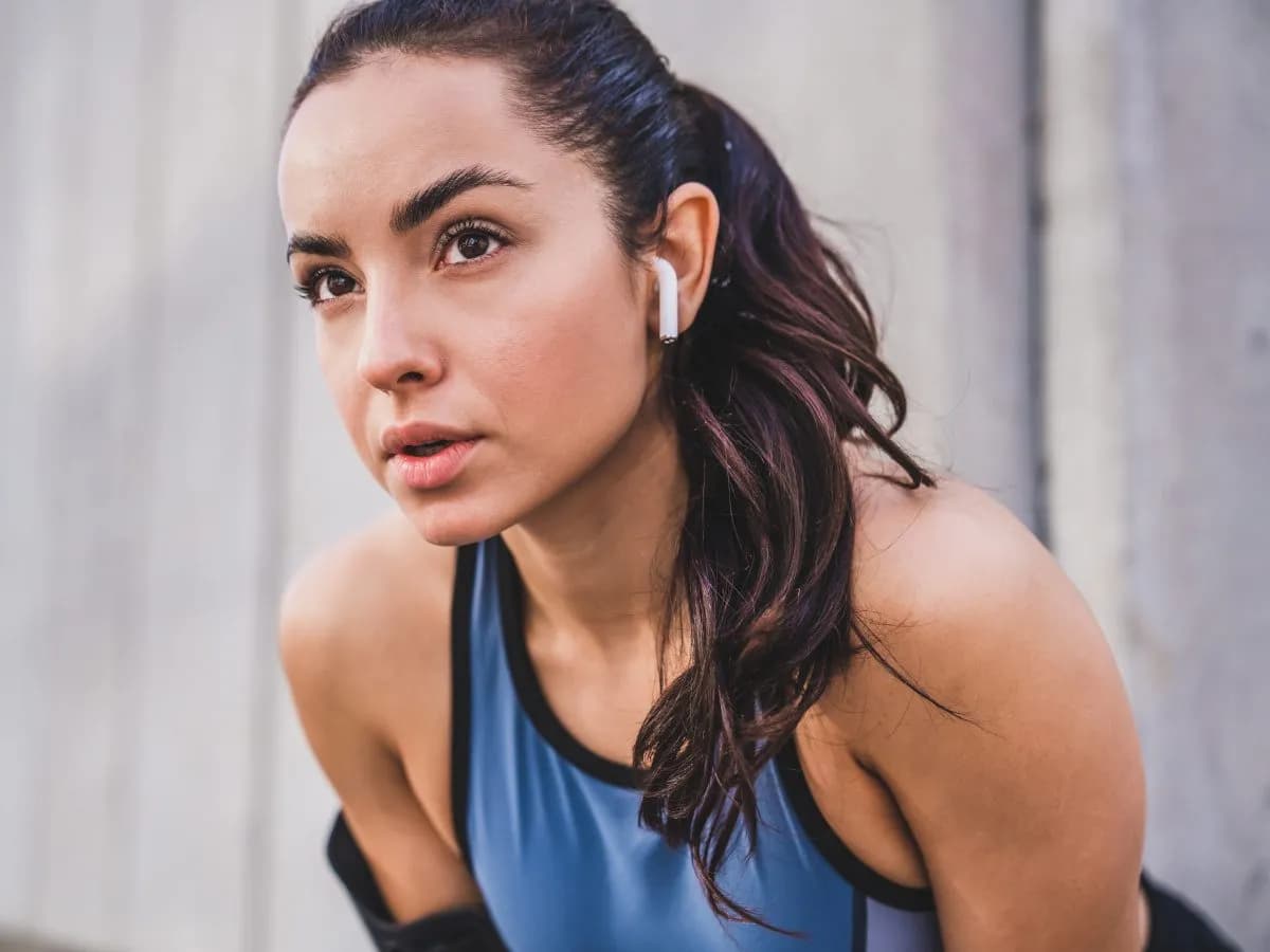 Czy można biegać z zakwasami? Dowiedz się, jak uniknąć bólu